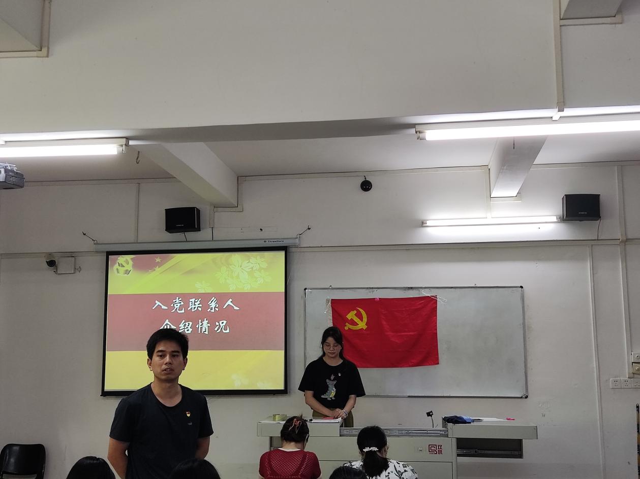 98773c2288bcb14d4126e844302396e