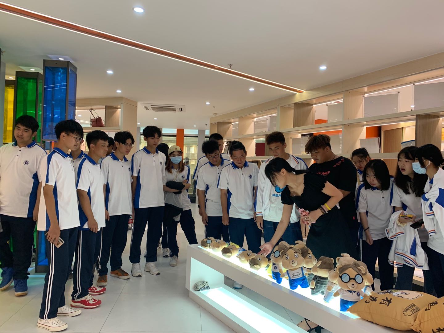 说明: E:\3图片资料\2020级入学教育-军训-三水校史馆照片\三水校史馆参观照片\微信图片_20201013103658.jpg