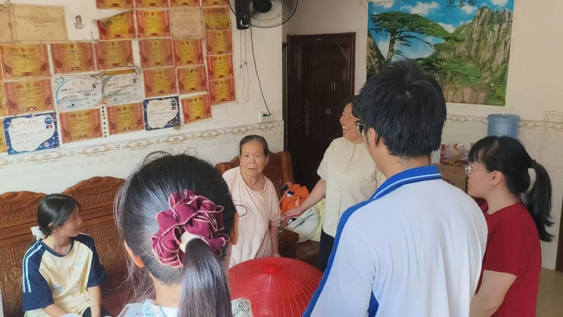 青春助力“百千万”|ky开元集团官网青衿星火突击队赴阳山县江英镇开展暑期“三下乡”实践活动