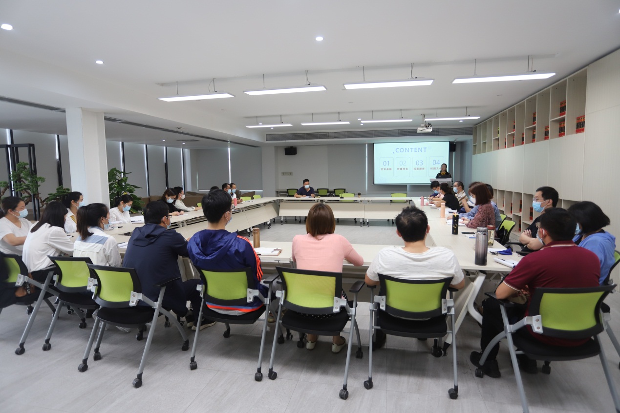 说明: E:\图书馆办公资料(周)\16图书馆各类会议、媒体报道、培训\2022年上半年\20220318全体馆员大会\IMG_6650.JPG