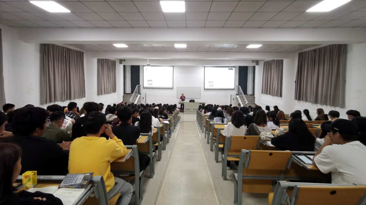 说明: E:\图片资料\2020级入学教育-军训-三水校史馆照片\入学教育\IMG_20201008_083116.jpg